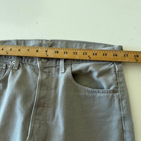 Levis Strauss 501 XX VTG 90s Light Gray Denim Button Fly Jeans Mens 34 x 34 - Picture 7 of 10
